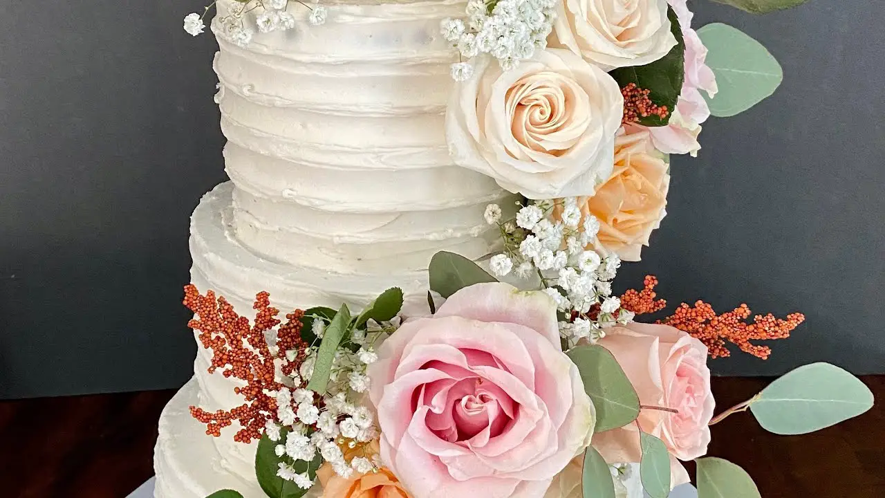 Decoracion de pasteles con rosas naturales